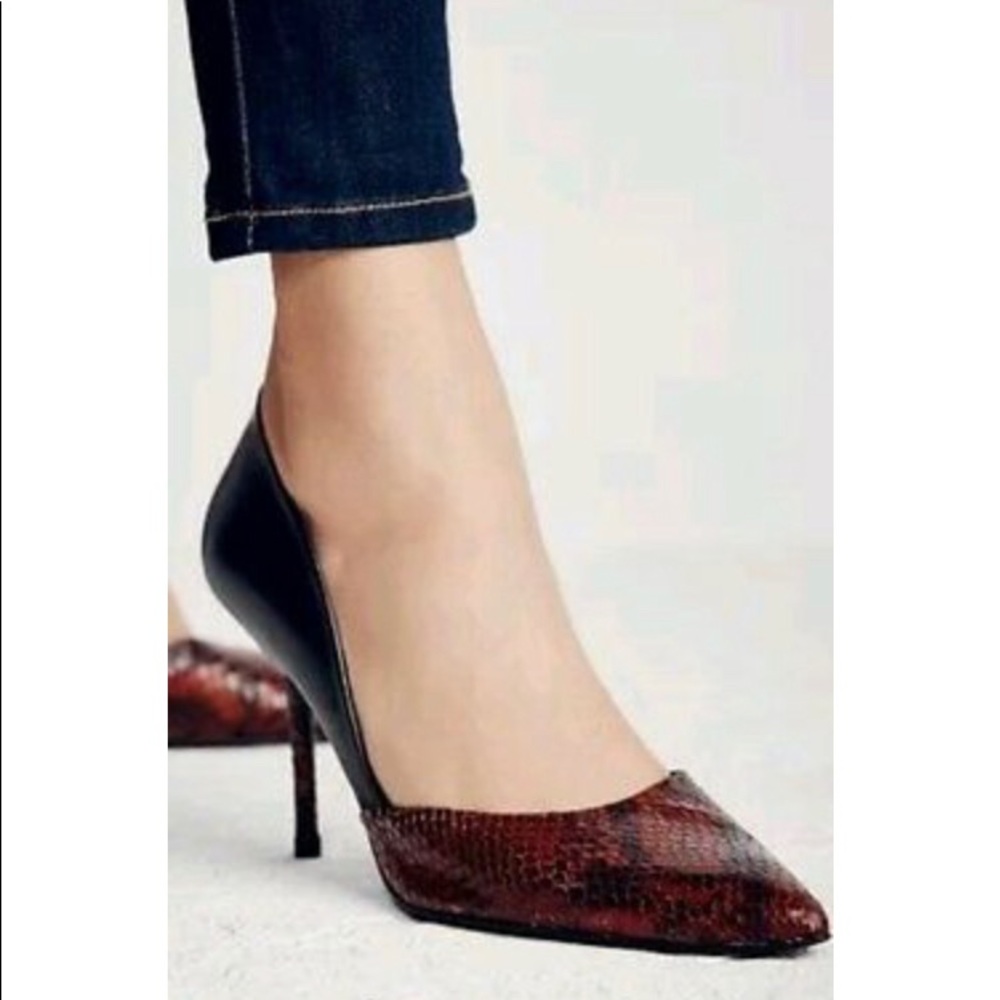 EUC Snakeskin and black stiletto pointy toe heels